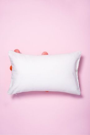 Capa-de-almofada-pompons-baris