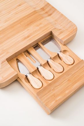 Conjunto-de-tabua-e-facas-queijo