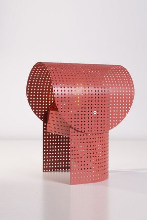 Luminaria-de-mesa-metal-vazado-terracota