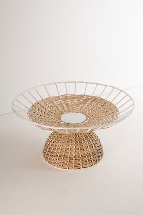 Fruteira-metal-e-rattan