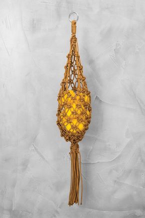 Fruteira-macrame-pendente-dourada
