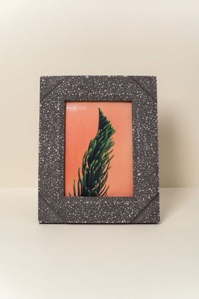 Porta-retrato-terrazzo-cinza