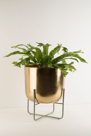 Vaso-de-chao-metal-dourado