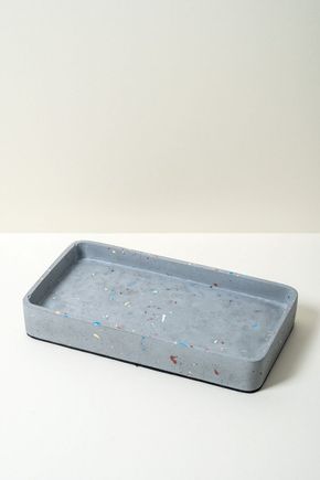 Bandeja-retangular-terrazzo-cinza