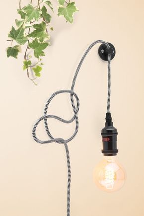 Luminaria-gancho-preto-e-branco