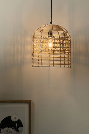 Luminaria-pendente-de-rattan-e-palha