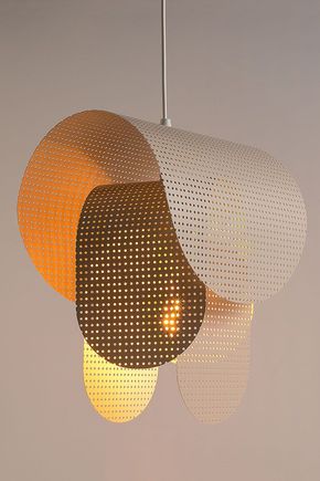 Luminaria-pendente-metal-vazado-areia