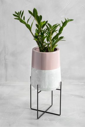 Vaso-com-base-de-metal-m