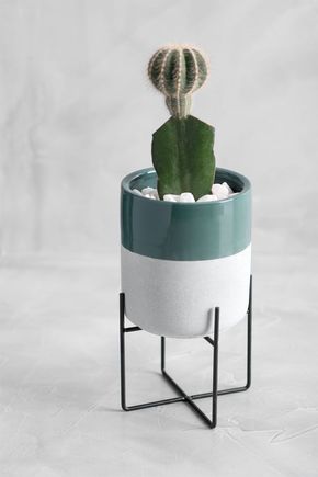 Vaso-com-base-de-metal-p