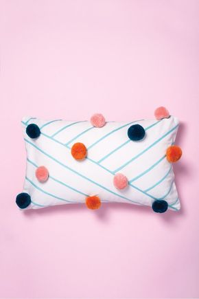 Capa-de-almofada-pompons-baris