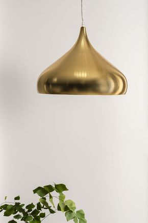 Luminaria-pendente-dourada-gota
