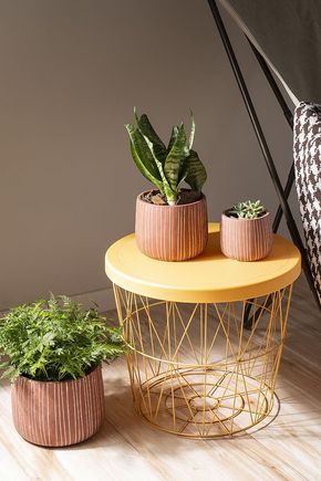 Mesa-de-apoio-cesto-mostarda