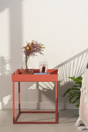 Mesa-com-bandeja-removivel-terracota