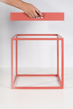 Mesa-com-bandeja-removivel-terracota