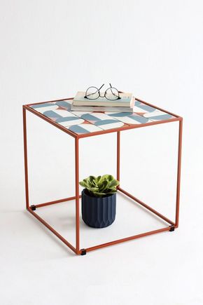 Mesa-metal-azulejos-terracota