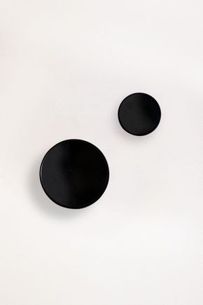 Conjunto-de-dois-ganchos-de-parede-preto