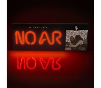 Porta-Retrato-10x10-Led-Neon-Amor-No-Ar